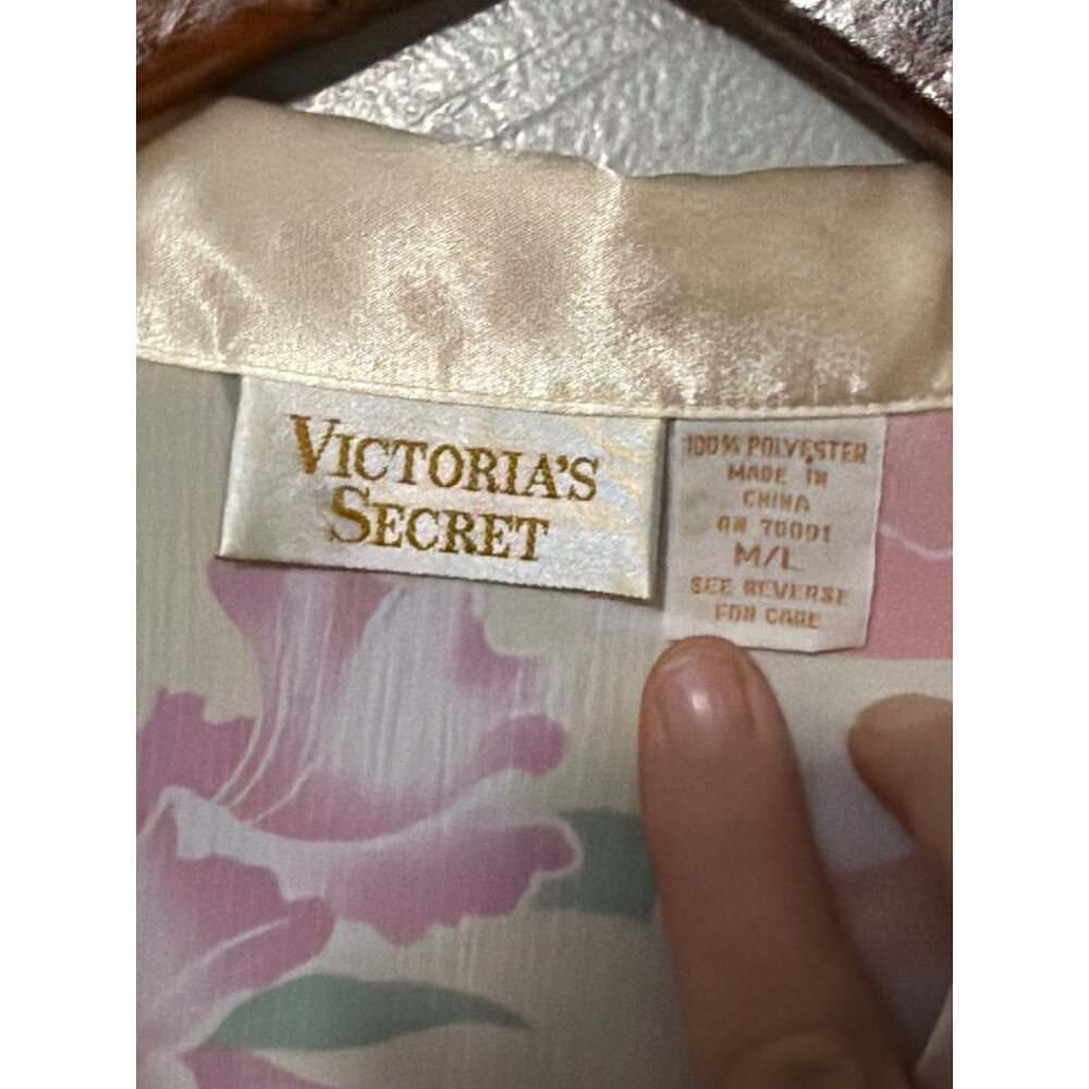 VTG Victorias Secret Floral Satin Pajama Top M/L Short Sleeve Button Front - Picture 3 of 6